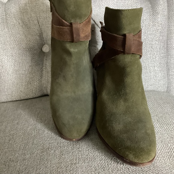 Olive green Gianni Bini booties - Picture 2 of 3